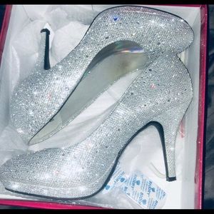 Glitter & rhinestoned silver high heels